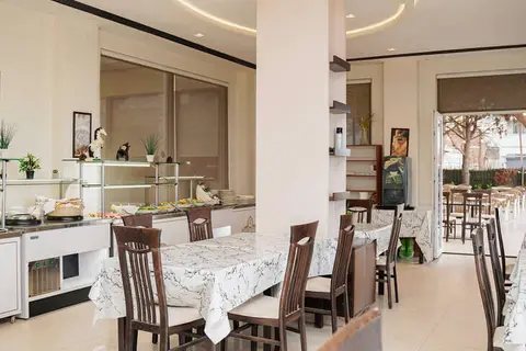 Edart Hotel in Durrës — foto 7