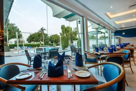 Holiday International Hotel Sharjah in Sharjah — foto 12