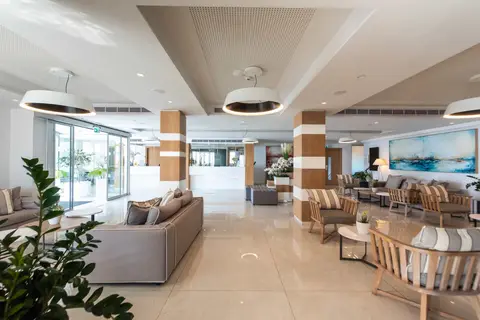 Evalena Beach Hotel in Παραλίμνι — foto 8