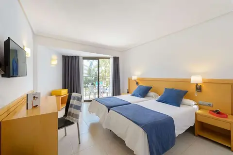 Hotel Vibra San Remo in Sant Josep de sa Talaia — foto 3