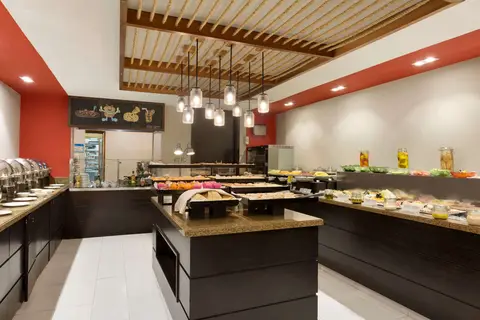 Ramada by Wyndham Dubai Barsha Heights in Dubai, foto 6