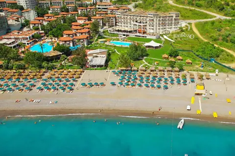 Justiniano Deluxe Resort in Alanya