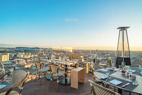 Hotel Dom Henrique Downtown in Porto