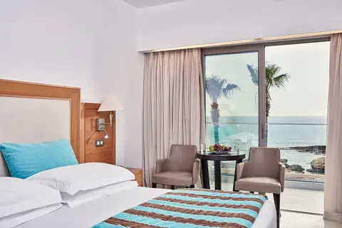 Atlantica Golden Beach Hotel in Paphos — foto 12