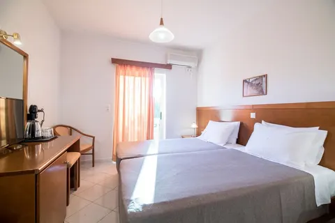 Fly & Go Hiona Holiday Resort foto 7