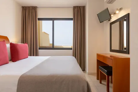Fly & Go Ramada Residences by Wyndham Costa Adeje foto 9