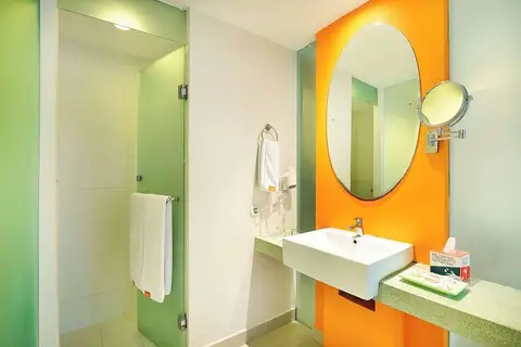 Harris Hotel & Residences Riverview Kuta in Kuta, Badung, Bali — foto 12