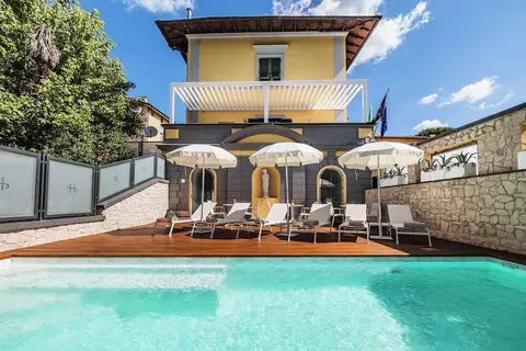 LHP River Club in Florence