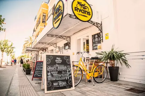 Ryans La Marina in Ibiza-Stad — foto 9