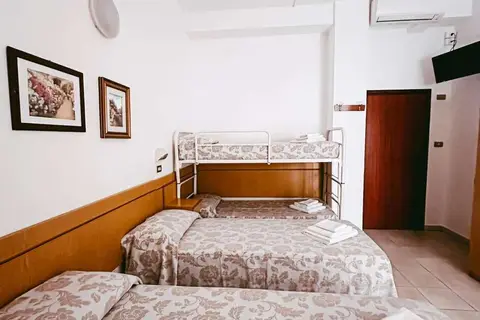 Hotel Paglierani in San Mauro Pascoli — foto 11