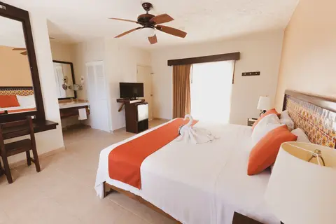Petit Lafitte in Playa del Carmen — foto 15