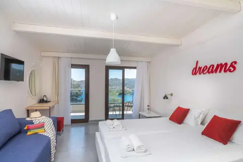 Eva Mare Hotel & Suites in Agia Pelagia — foto 4