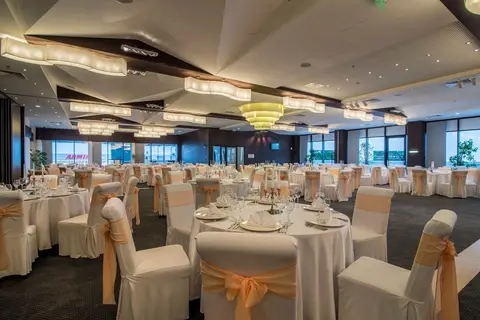 International Hotel Casino & Tower Suites in СПА център Ривиера Бийч — foto 5
