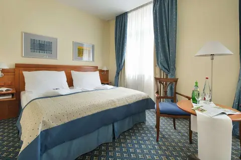 Ramada by Wyndham Airport Prague in Praag, foto 6