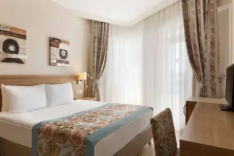 Ramada Resort by Wyndham Lara in Aksu — foto 14