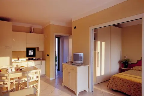 Residence Le Terrazze Sul Lago in Padenghe sul Garda — foto 9