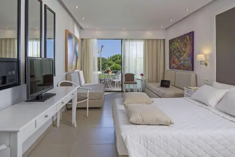 KBR Kassandra Bay Resort & Spa in Καλύβια — foto 17