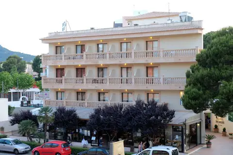 Bell Port Hotel in Cala Agulla, foto 16