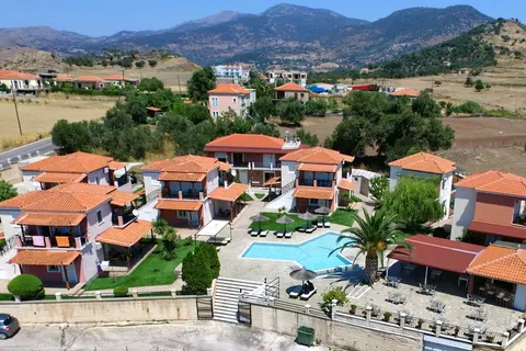 Yakinthos Garden in Skoutaros — foto 26