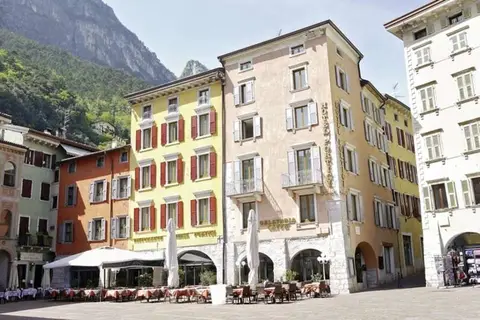 Portici Romantic & Wellness in Riva del Garda — foto 2