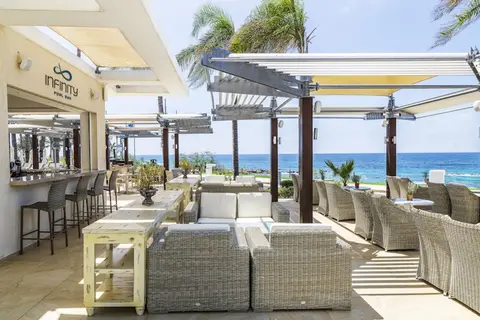 Alexander The Great Beach Hotel in Paphos — foto 15