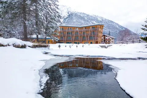 Au Charmant Petit Lac Spa & Park Hotel in Ayas