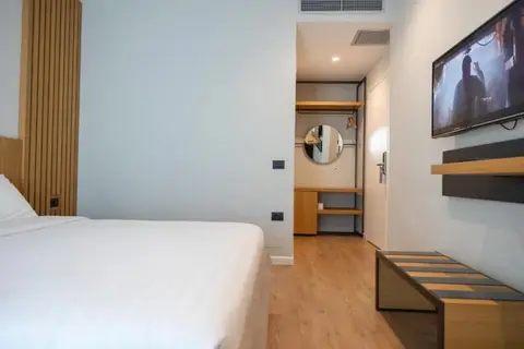 Duka Hotel in Vlora — foto 9