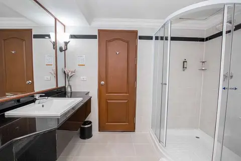 Golden Tulip Sovereign Hotel in Bangkok, foto 11