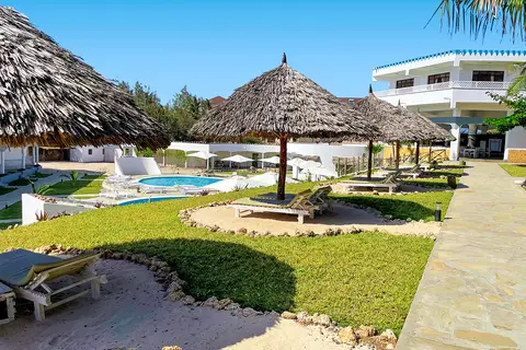 Lion Beach Resort in Kasemeni ward — foto 12
