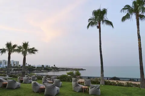 Sunrise Jade Hotel in Παραλίμνι — foto 21