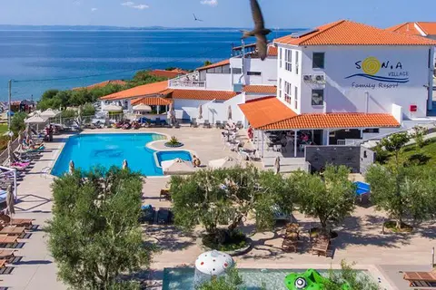 Hotel Sonia Resort in Γερακινή — foto 5
