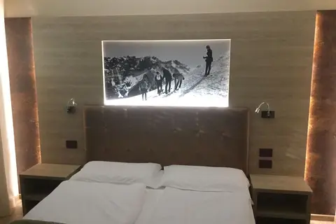 Tevini Dolomites Charming Hotel in Commezzadura — foto 55
