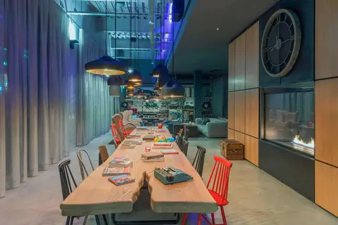 Hotel Moxy London Stratford in Londen — foto 7