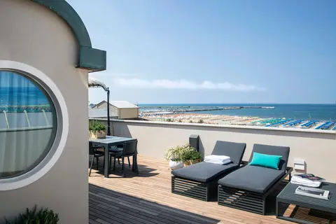Hotel Plaza E De Russie in Viareggio