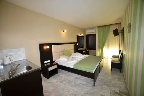 Fly & Go Sunset Hotel Lesbos in Petra Lesvos — foto 5