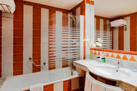 H10 Salauris Palace in Salou — foto 29