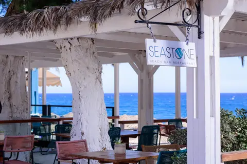 Alesahne Beach Hotel in Thira Municipal Unit — foto 21