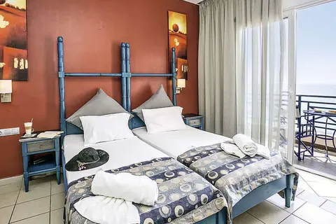 Thalassies Nouveau in Λιμενάρια — foto 2