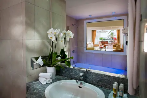 Azia Resort & Spa in Paphos — foto 20