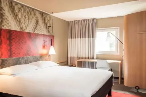 ibis Lisboa Centro Liberdade in Almada — foto 5