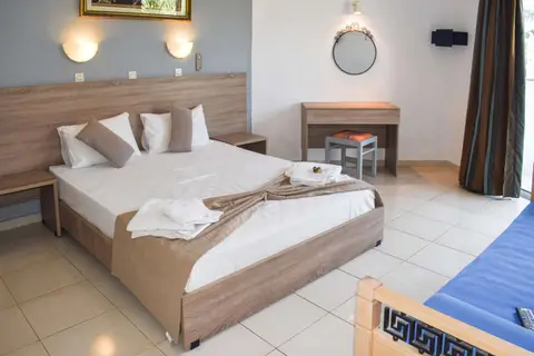 White Palace Studios in Φαληράκι — foto 5