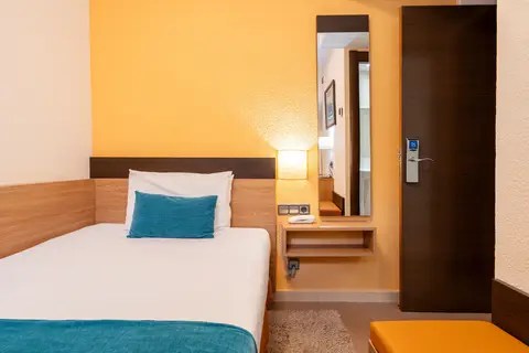 Hostal Ballesta in Madrid — foto 9