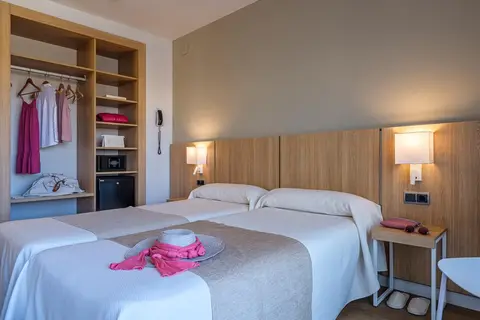 Aparthotel California in Salou — foto 2