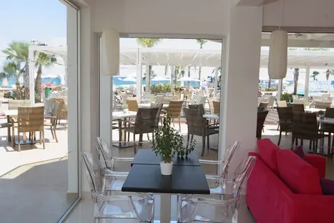 Marlita Hotel Apartments in Παραλίμνι — foto 18