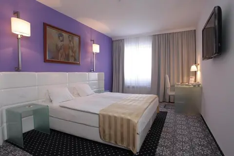 Phoenix Hotel in Zagreb — foto 15