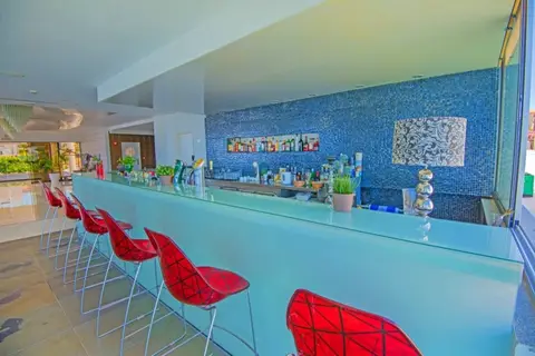 Silver Sands Beach Hotel in Παραλίμνι — foto 3
