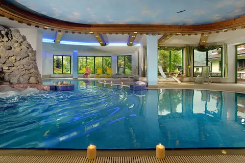 Tevini Dolomites Charming Hotel in Commezzadura — foto 101