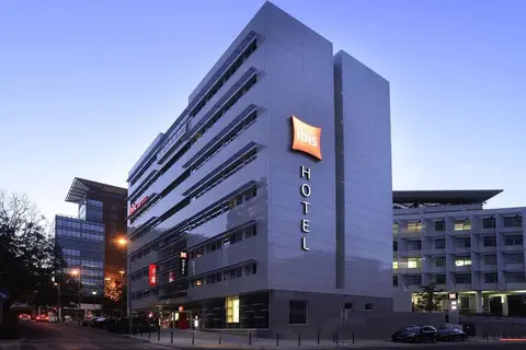 ibis Lisboa Parque das Naçoes in Almada