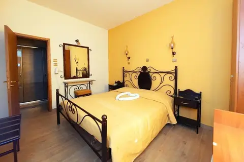 Paris in Rhodos — foto 3