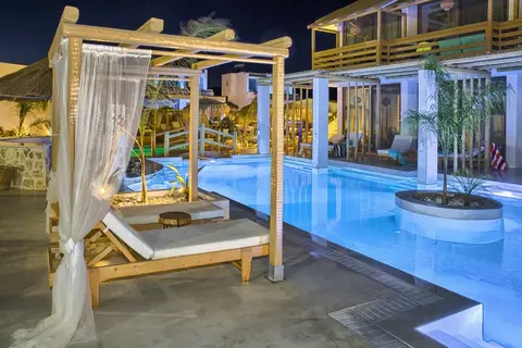 Alia Luxury Suites & Spa Beachfront Hotel in Χαράκι — foto 10